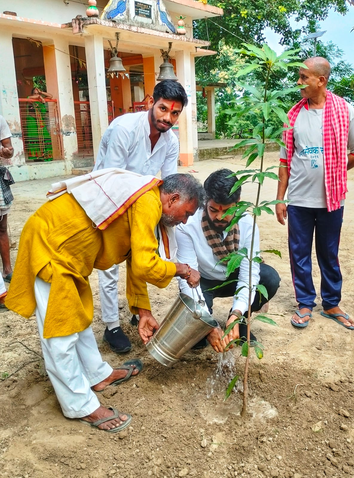 Plantation with senior leaders